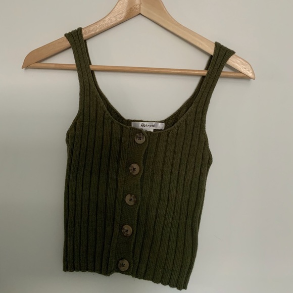 Green top - Picture 1 of 2